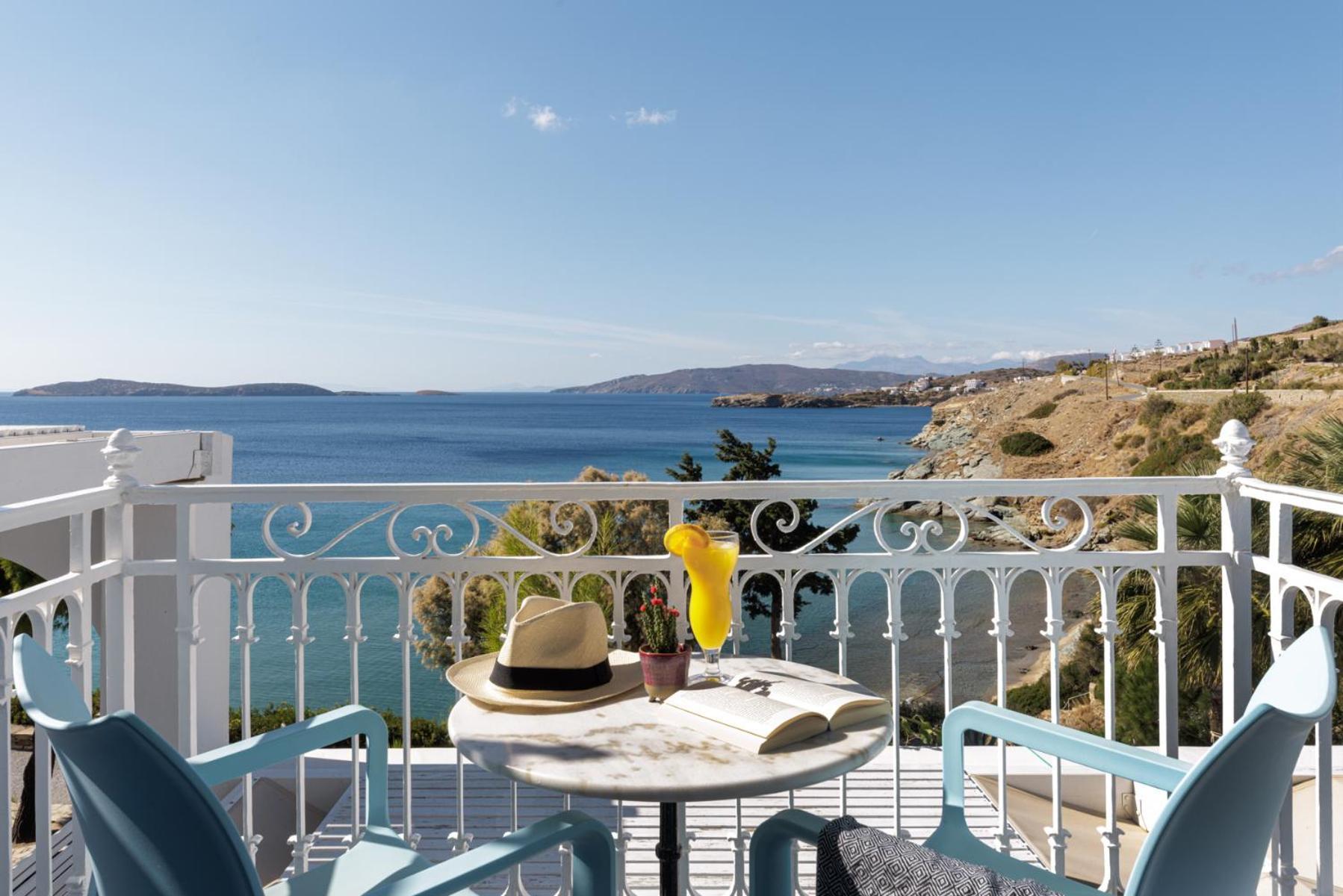 Hotel Aneroussa Batsíon